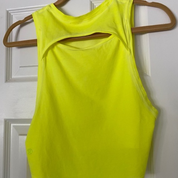 NWT - Lulu Lemon Cut Back Crop Tank - Size 2, Highlighter yellow - Picture 8 of 13